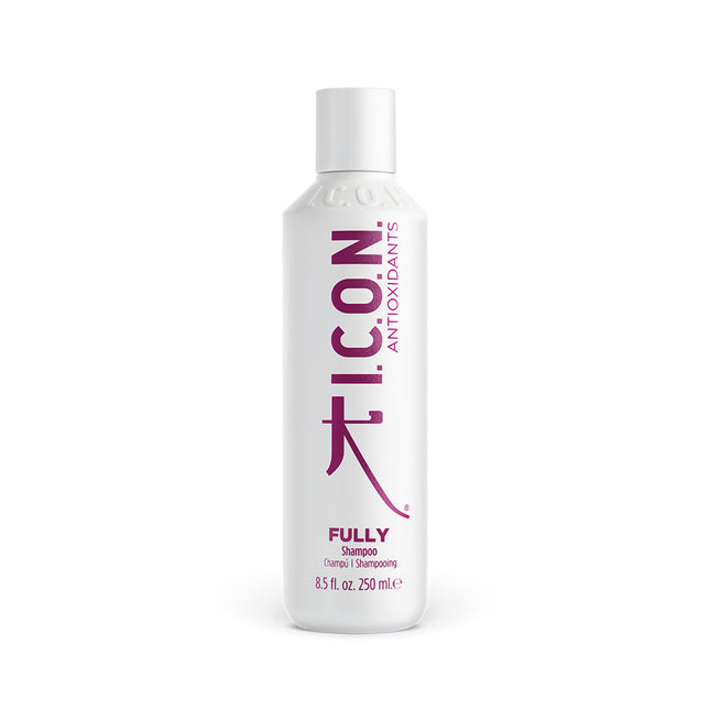I.C.O.N. Fully Antioxidant Shampoo 250ml Rijk aan schuim om zich aan elke haarstreng te hechten en reinigt terwijl het beschermt met een mix van vitamine A, C en E.  Voordelen  Toename van volume en kracht Versterkt vorm in haar Geeft volume en voedt het haar Creëert een jeugdige, gezonde look met glans Voor alle haartypen