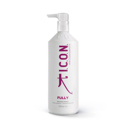 I.C.O.N. Fully Antioxidant Shampoo is rijk aan schuim om zich aan elke haarstreng te hechten en reinigt terwijl het beschermt met een mix van vitamine A, C en E.
