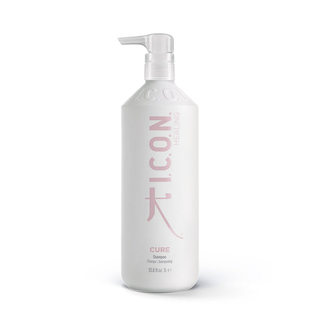 I.C.O.N. Cure Healing Shampoo geeft hydratatie, verhoogt flexibiliteit en vermindert haarbreuk door vitamine B5. Bevat Prodew 500, een speciale mix van aminozuren die de haarstructuur versterkt, terwijl het oppervlakkige schade herstelt en de kleur beschermt