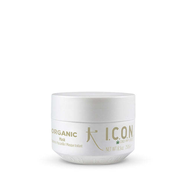 I.C.O.N. Organic Treatment Mask 250ml Een fusie van oliën, boters, groene thee, komkommer en aloë vera komen samen om dit ultra-hydraterende masker te creëren. Geformuleerd met lavendel, vanille, kokos en CBD oliën, die diepgaand behandelen en herstellen. Met behulp van boters en vitaminen om aan te vullen, vocht toe te voegen en te laten glanzen. Komkommer en aloë hydrateren en bevorderen een gezonde haargroei.